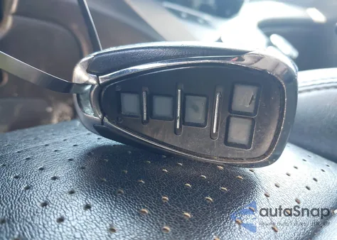 2017 Chevrolet Sonic Premier Auto из США, поврежденный, VIN 1G1JF5SB5H4101112